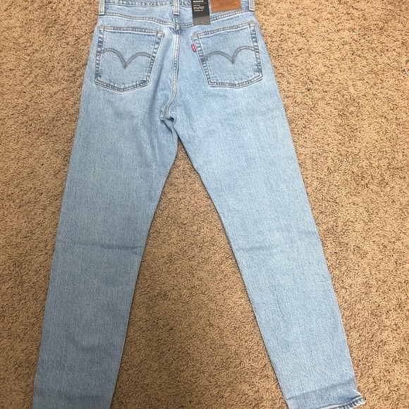 Levi’s Premium Wedgie Fit Ankle Women’s Jeans in Size 27 - Picture 4 of 5